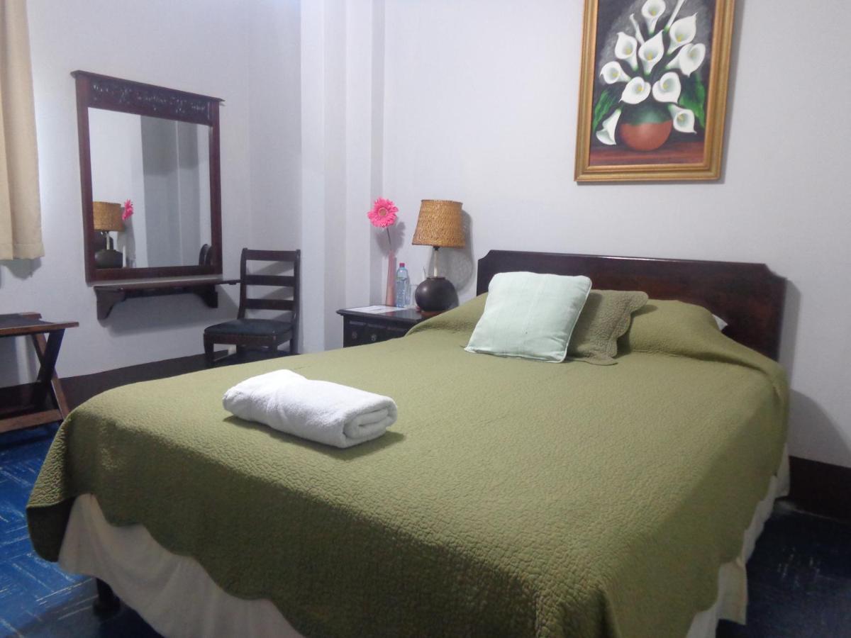 Hotel Dona Carmen Retalhuleu Exterior photo